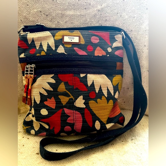 Fossil Crossbody Bag - Picture 1 of 6